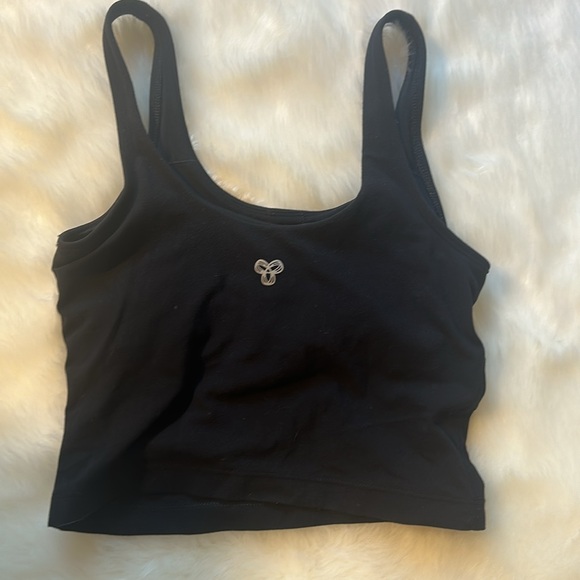 Aritizia TnaBUTTER Bound Tank
Light-support sports tank with built-in bra XS EUC - Picture 5 of 6
